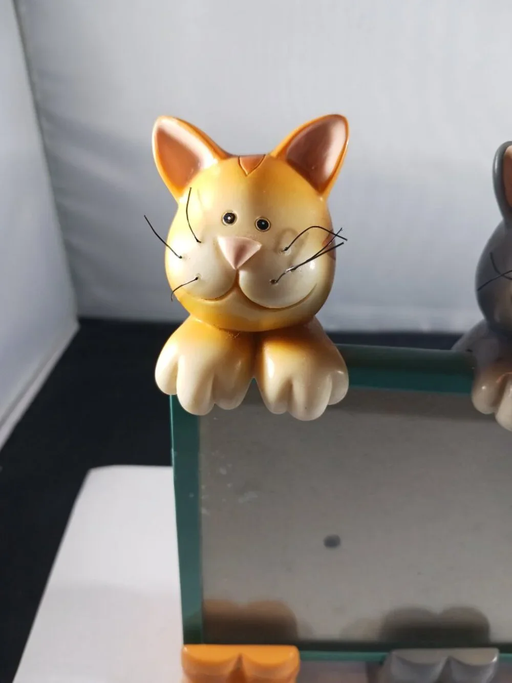 Vintage Hand Painted Resin Cat Picture Frame Standing Cats